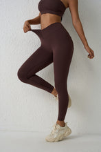 Cargar imagen en el visor de la galería, Legging cintura V con bolsillos