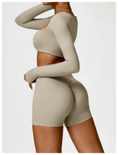 Cargar imagen en el visor de la galería, Conjunto de 2 piezas (short + crop top)