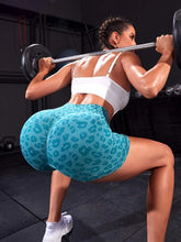 Cargar imagen en el visor de la galería, Animal print short