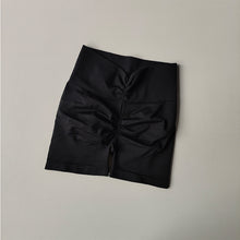 Cargar imagen en el visor de la galería, Short con doble fruncido