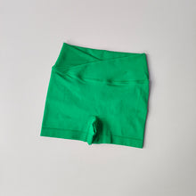 Cargar imagen en el visor de la galería, Short talle alto cintura cruzada