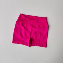 Cargar imagen en el visor de la galería, Short talle alto cintura cruzada