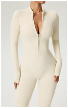 Cargar imagen en el visor de la galería, Mono acampanado de manga larga