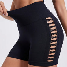 Cargar imagen en el visor de la galería, Tie dye short rasgado