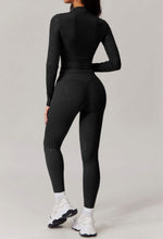 Cargar imagen en el visor de la galería, Yoga set printed