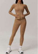 Cargar imagen en el visor de la galería, Yoga set printed