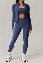 Cargar imagen en el visor de la galería, Yoga set printed