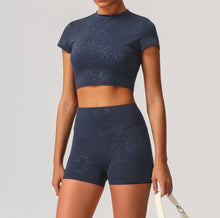 Cargar imagen en el visor de la galería, Yoga set printed