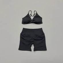 Lade das Bild in den Galerie-Viewer, Bloom Fit (short + top corto)