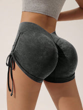 Cargar imagen en el visor de la galería, Pantalón corto deslavado con cordón
