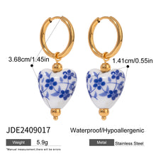Cargar imagen en el visor de la galería, Pendientes con dije de concha, joyería de verano
