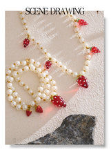Cargar imagen en el visor de la galería, Perlas con fresas joyeria de verano
