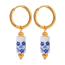 Cargar imagen en el visor de la galería, Pendientes con dije de concha, joyería de verano
