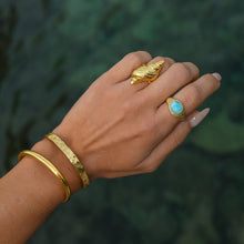 Cargar imagen en el visor de la galería, Anillo Ola dorada
