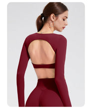 Cargar imagen en el visor de la galería, Top de yoga con sujetador incorporado
