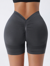 Cargar imagen en el visor de la galería, Pantalones cortos de yoga cintura V
