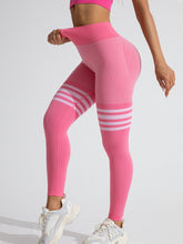 Cargar imagen en el visor de la galería, Legging push up cintura V con rayas
