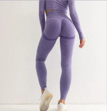 Cargar imagen en el visor de la galería, Legging push up con goma style 1
