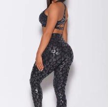 Cargar imagen en el visor de la galería, Conjunto de yoga animal print
