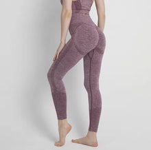 Cargar imagen en el visor de la galería, Legging push up peach perfect

