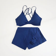 Cargar imagen en el visor de la galería, set tops + leggings campana
