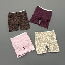 Lade das Bild in den Galerie-Viewer, Set Animal Print Corto
